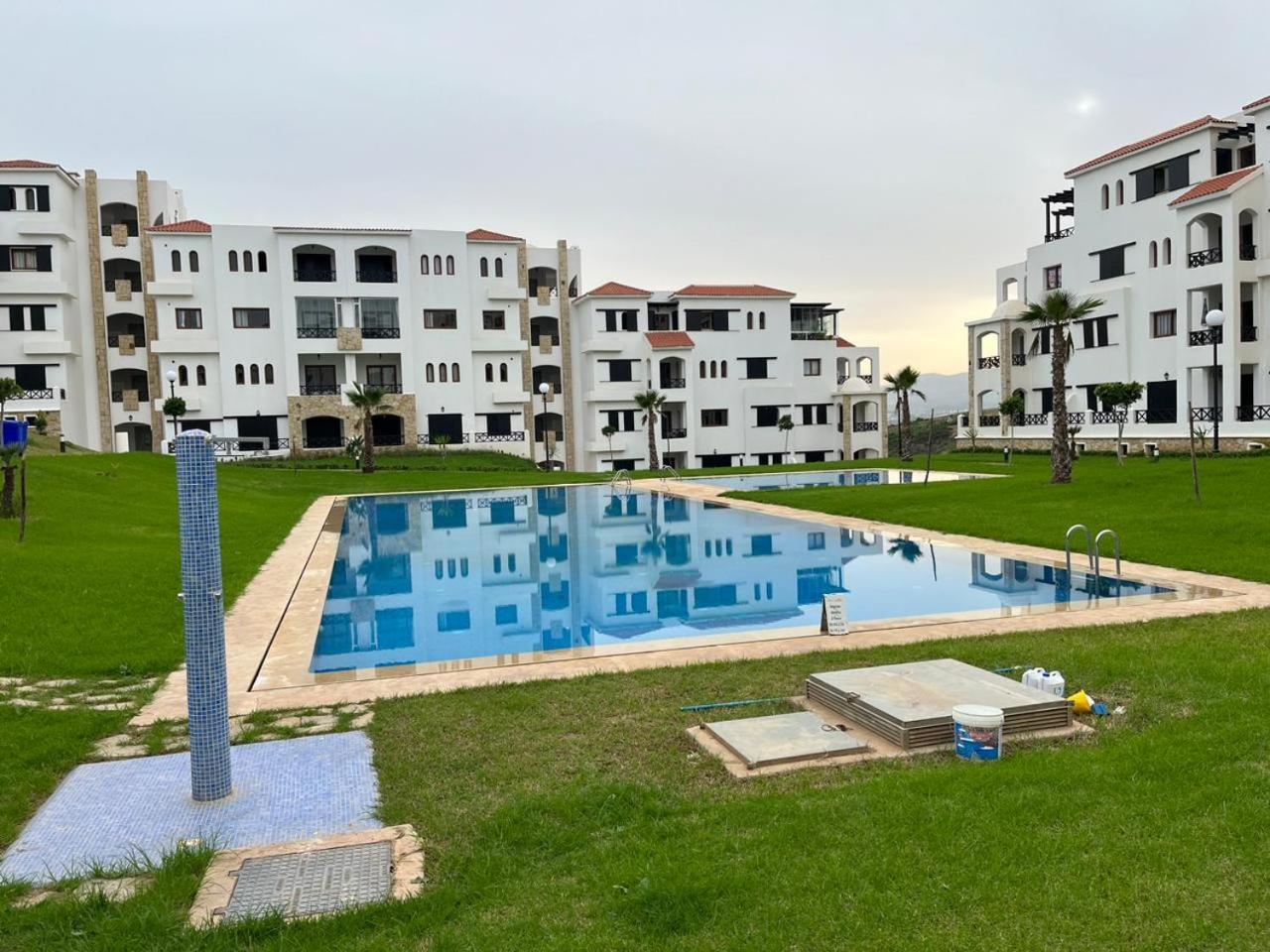 Lilac'S Garden Vue Piscine M'dik Szoba fotó