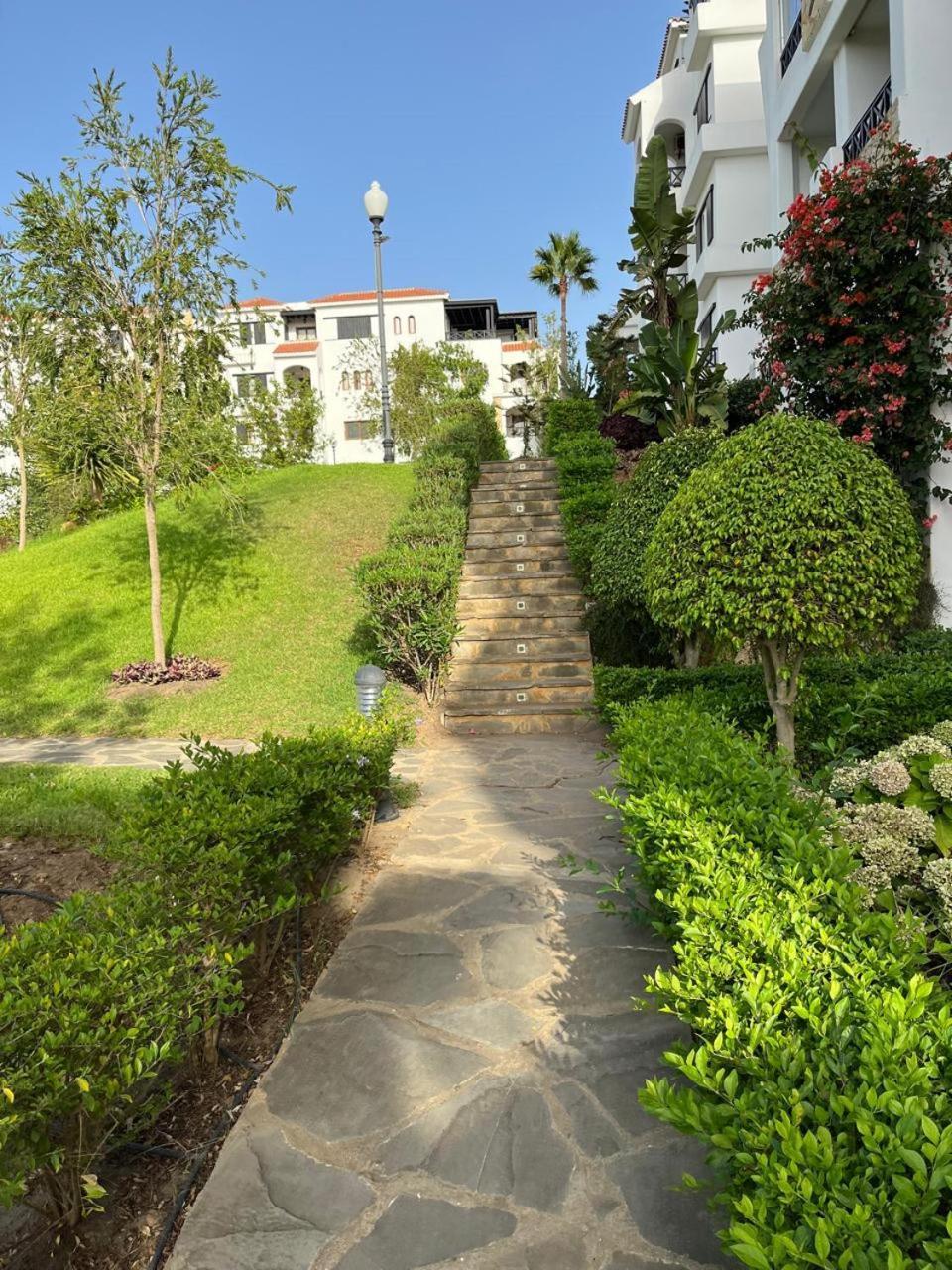 Lilac'S Garden Vue Piscine M'dik Kültér fotó