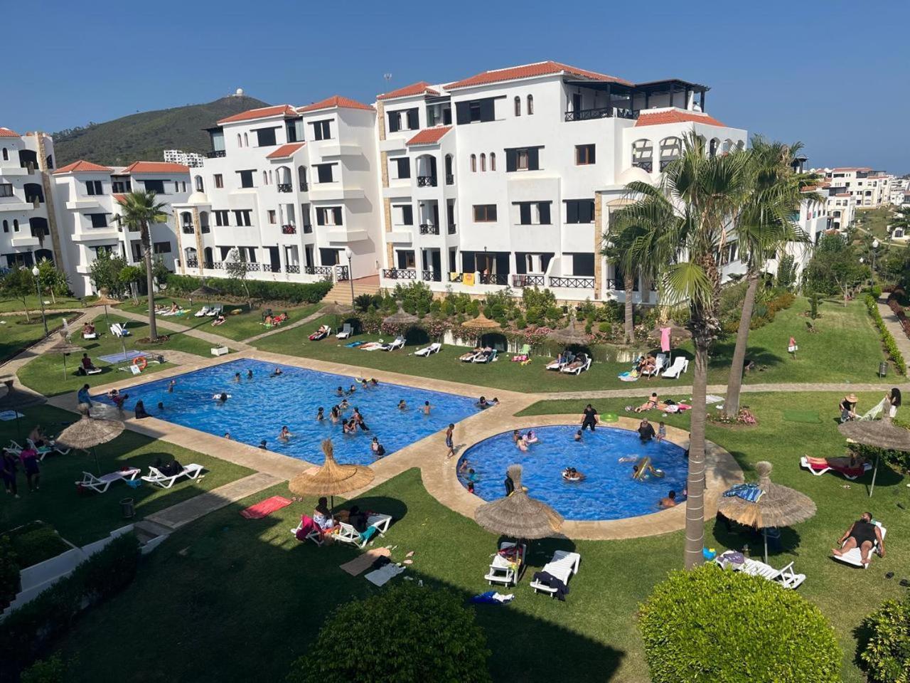 Lilac'S Garden Vue Piscine M'dik Szoba fotó