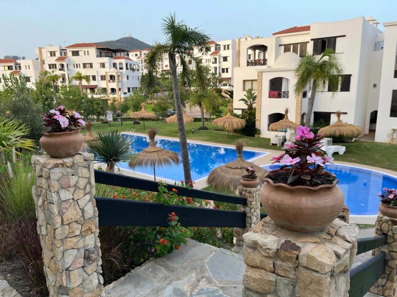 Lilac'S Garden Vue Piscine M'dik Szoba fotó